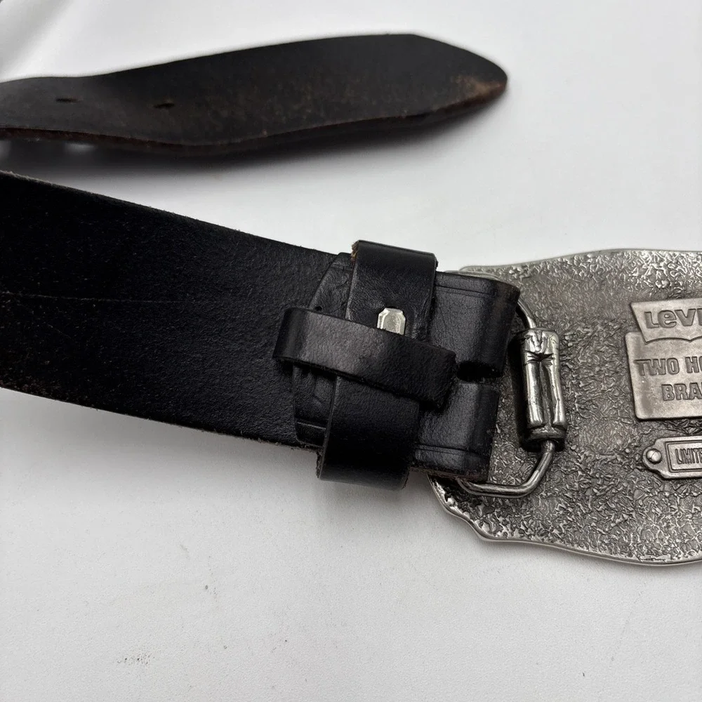 Levi's Strauss & Co Mens‎ Belt And Buckle Size XL 42in-44in Genuine Leather
